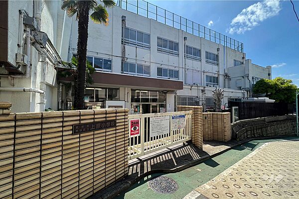 上原小学校[公立]の外観