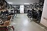 駐車場：屋内に設けられた駐輪場