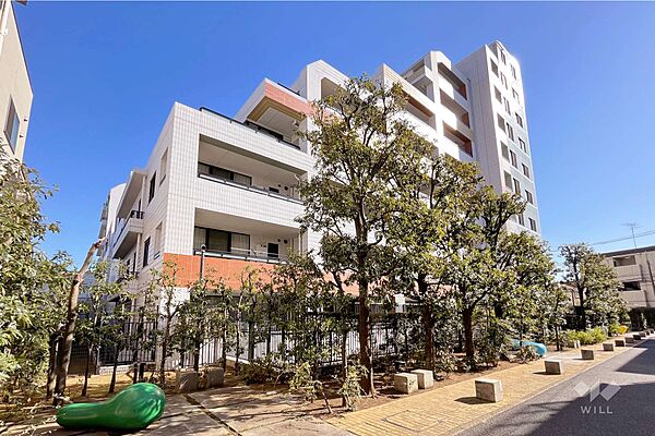 アールブラン大井町ミュゼの外観（北西側から）。タイル張りで高級感のある外観。