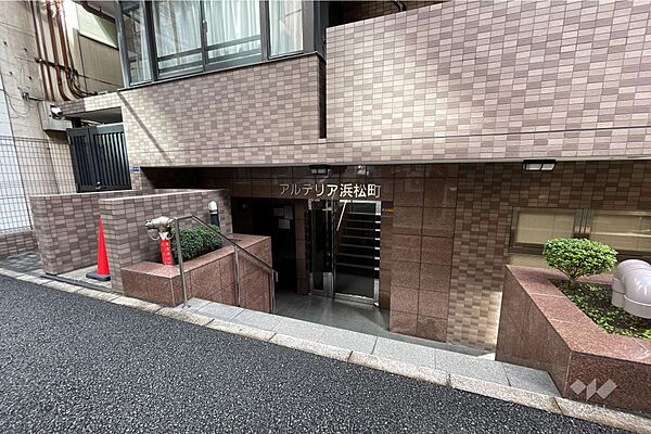 敷地入り口