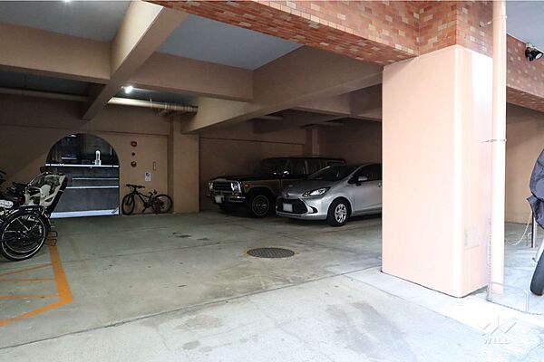 敷地内駐車場（屋内平面式）