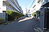 その他：敷地東側の前面道路