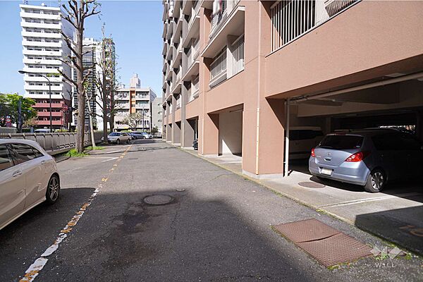 敷地内駐車場（屋外平面式）（屋内平面式）