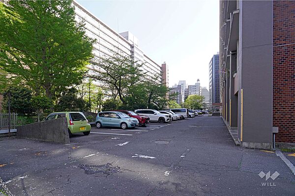 敷地内駐車場（屋外平面式）