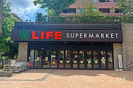 ライフ(目黒大橋店)の外観