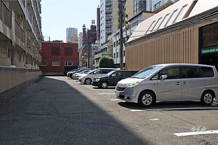 敷地内駐車場(屋外平面式)