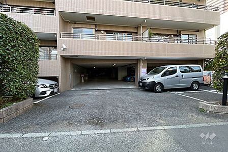 駐車場の出入り口