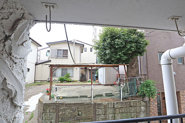 バルコニーからの眺め閑静な住宅地です。