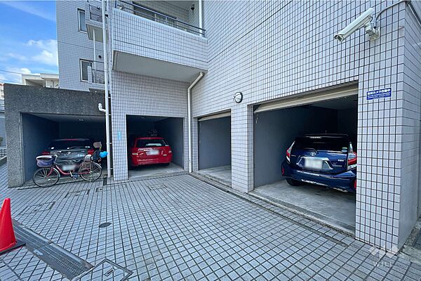 敷地内駐車場（屋内平面式）