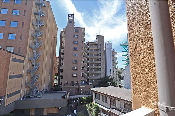 風通し良好です。洗濯物も乾きやすいです。