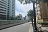その他：敷地東側の前面道路