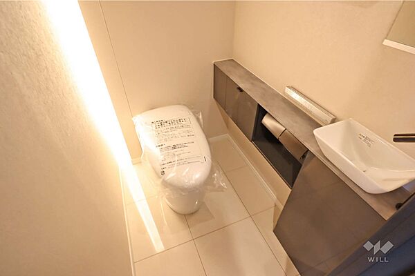 トイレ手洗いも設置しており、すっきりとした空間です。