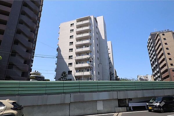 目黒パークマンションの外観(東側から)