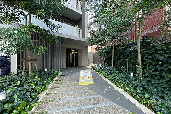 敷地の入り口