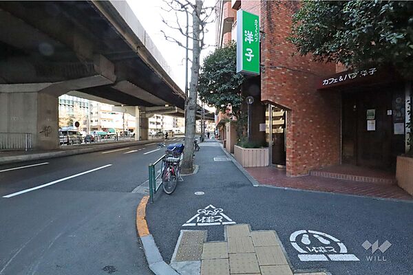 敷地東側の前面道路
