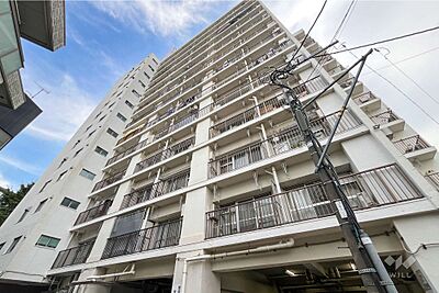 外観：ニュー池尻マンションの外観（東側から）