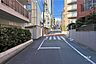 その他：敷地の北東側前面道路（南東側から）