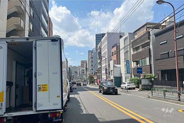 敷地北側の前面道路