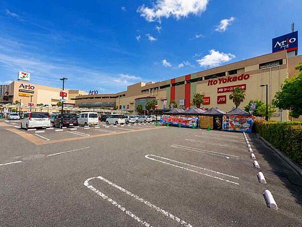 【アリオ鳳】徒歩2分。約130の専門店やイトーヨーカドーが入店するショッピングモール。家族でショッピングや映画、グルメなど1日を通して楽めます。営業時間は店舗により異なります。年中無休です。