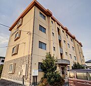 穂積駅より徒歩8分 3階 築40年の賃貸物件