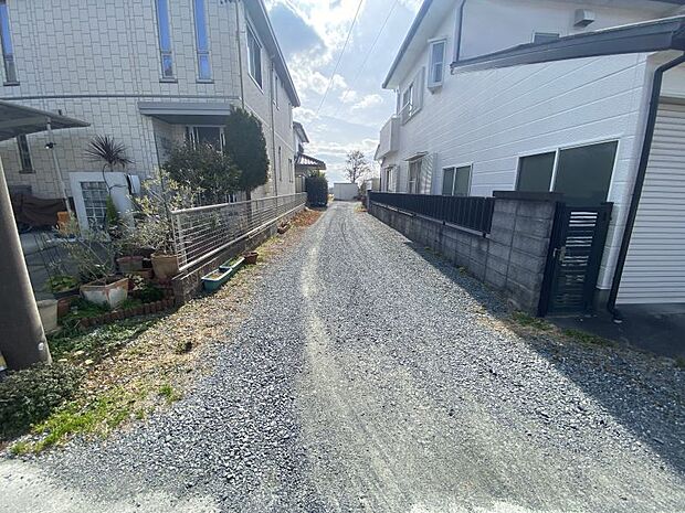 閑静な住宅街に位置しています♪