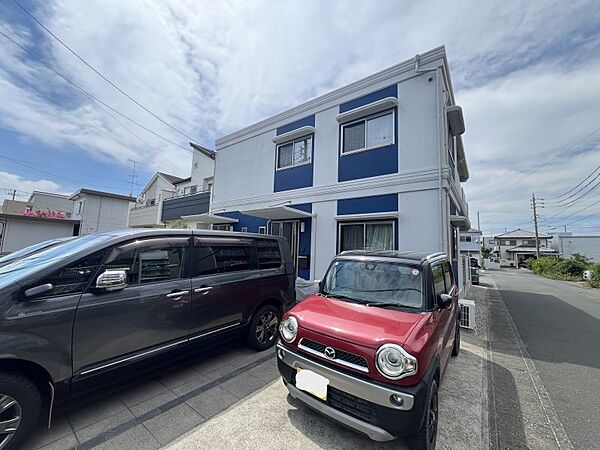 駐車は3台可能！ご夫婦でお車ご所有のお客様にも◎
