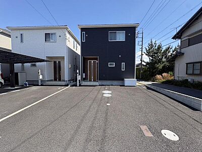 外観:角地に位置し、通風・採光に優れた心地いい住環境です♪ 外観:角地に位置し、通風・採光に優れた心地いい住環境です♪