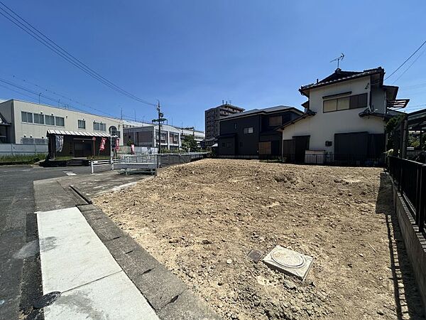 小学校から徒歩約5分と安心の近さです！