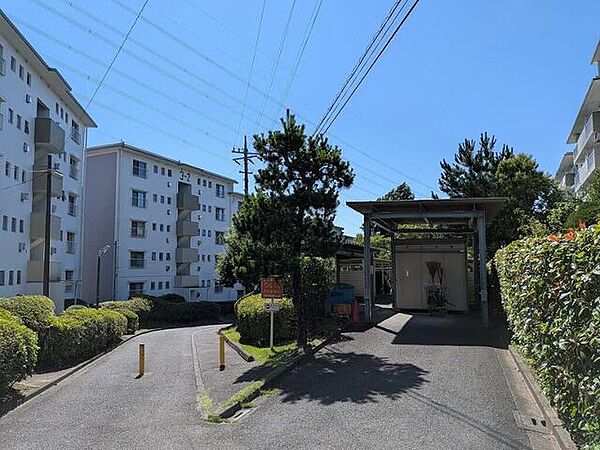 管理が行き届いているゴミ置き場、毎日出せることも安心です。
