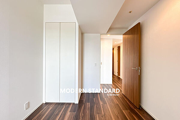 ■　洋室　■　洋室は2部屋あり、どちらも収納付きです。