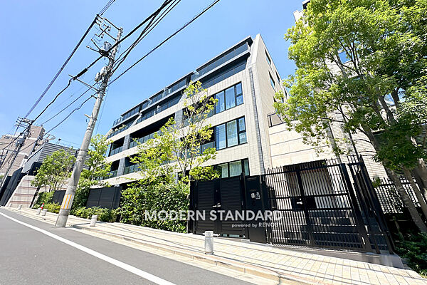 ■　外観　■　RC造(鉄筋コンクリート)地上4階地下2階建です。