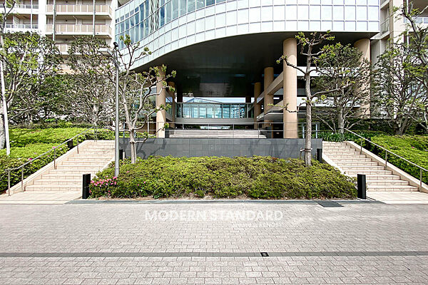 ■　外観　■　東京メトロ有楽町線 豊洲駅、徒歩6分の好立地です。
