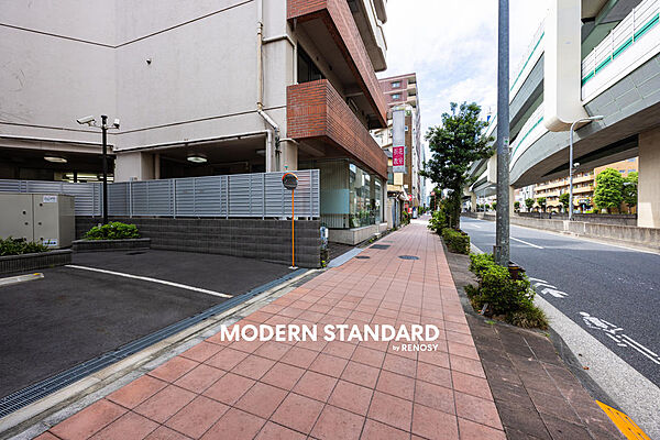 ■　外観　■　洗練された外観デザインの鉄筋コンクリート造地上14階建です。