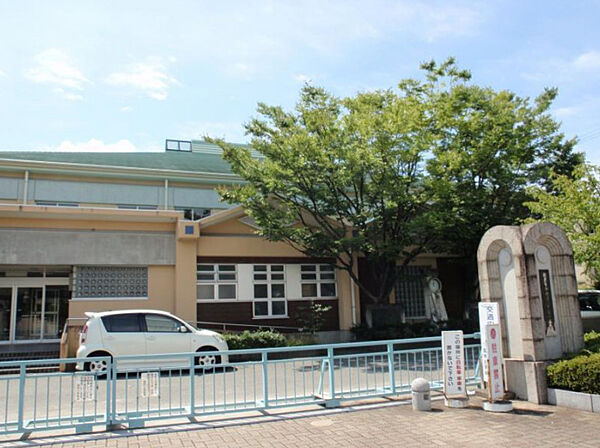富田小学校