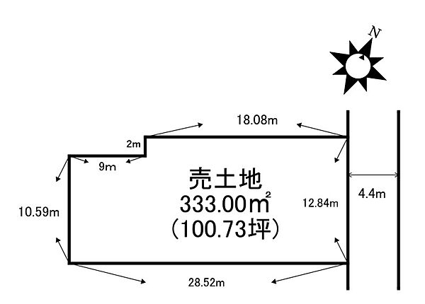 約333.00m2のゆとりある敷地。間口と奥行きのバランスが良く、多彩なプランに対応可能。南側採光も取り入れやすい整形地です。