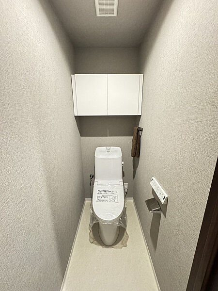 シンプルなトイレはお好きなテイストにしやすくGood！