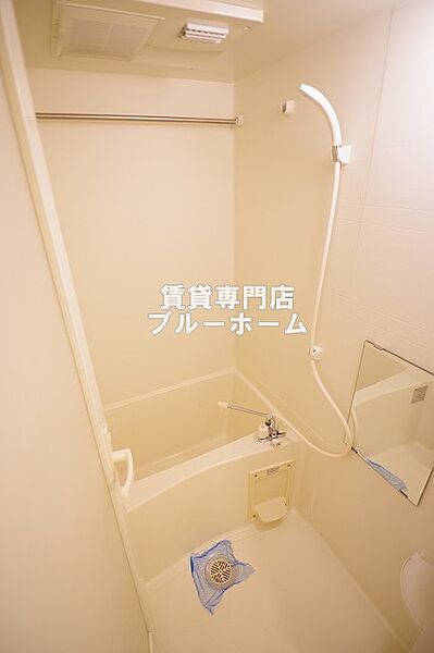 画像6:浴室乾燥機付きで雨の日の洗濯に困らない！
