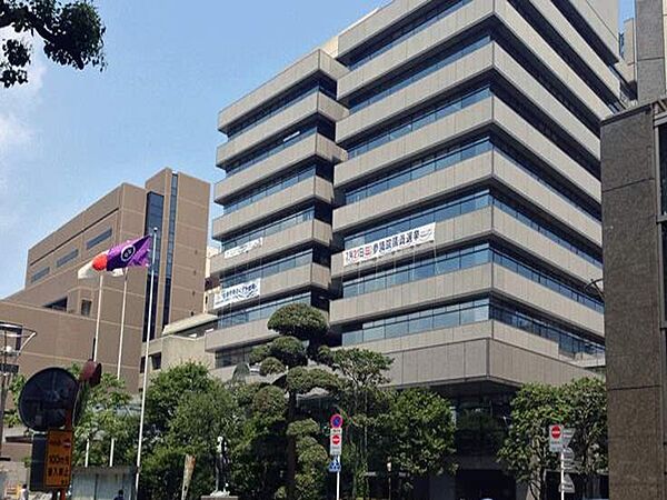 港区役所：徒歩5分（386ｍ）