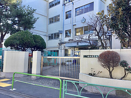 世田谷区立瀬田中学校：徒歩10分（800ｍ）