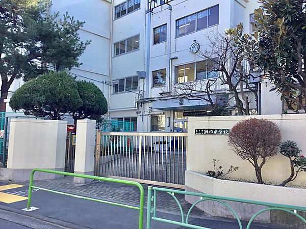 世田谷区立瀬田中学校：徒歩10分（800ｍ）
