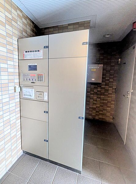 宅配ボックス完備