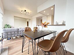 ガーデンブリーズ光の街 4LDKのリビング/ダイニング