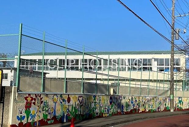 日野市立南平小学校 徒歩8分。 640m