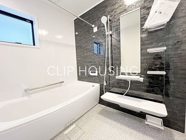 浴室乾燥機付きで入浴前にバスルームを暖めておくことができるので冬でも安心です