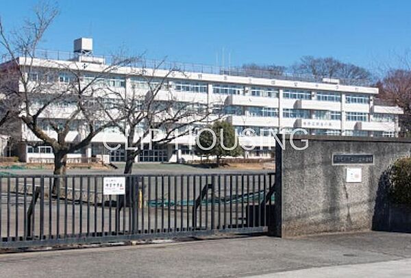 あきる野市立御堂中学校 徒歩25分。 1950m