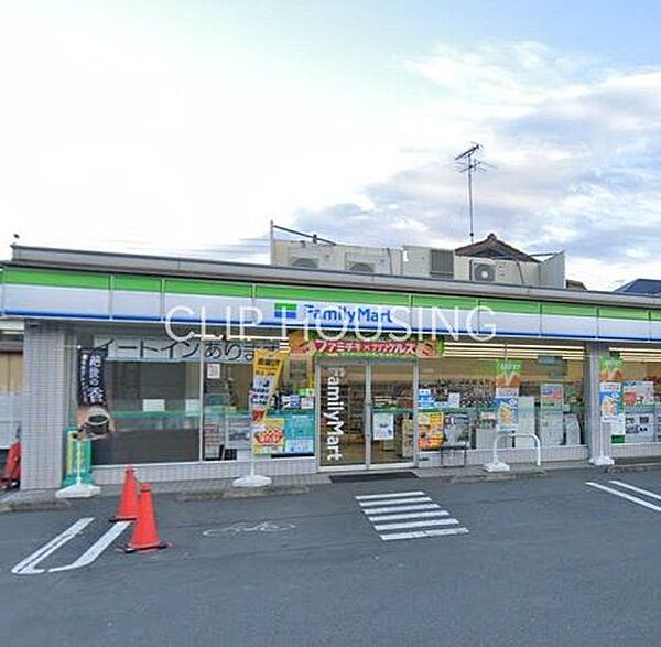 ファミリーマート相模原東原宿店 徒歩9分。 690m