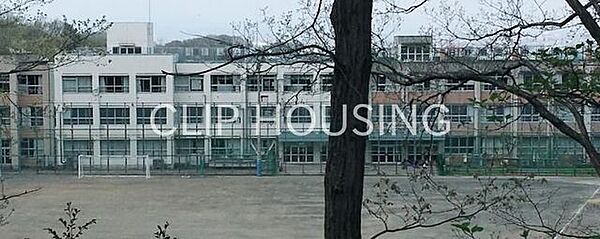 日野市立日野第三中学校 徒歩25分。 1970m
