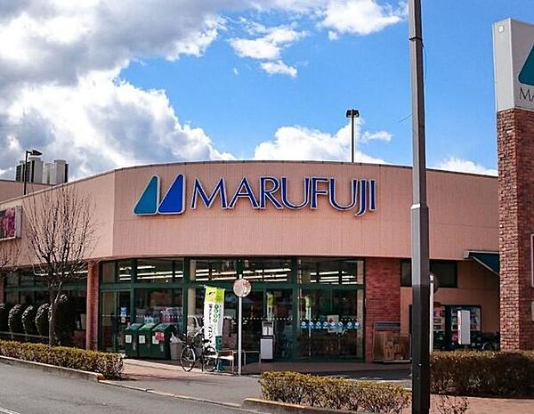 マルフジ昭島市役所通り店 徒歩11分。 880m