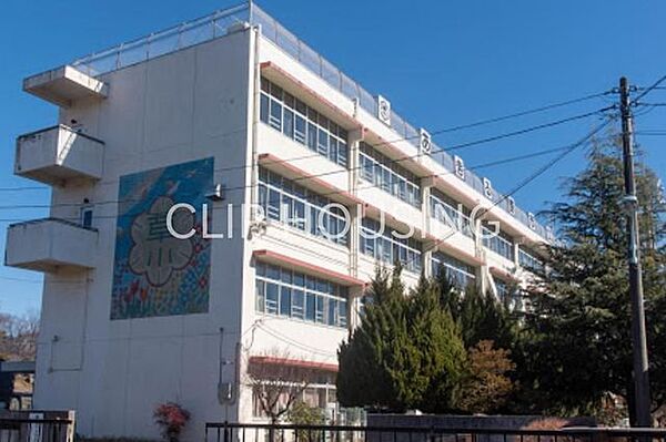 あきる野市立草花小学校 徒歩7分。 510m