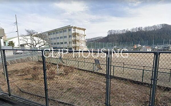 八王子市立恩方第一小学校 徒歩19分。 1500m